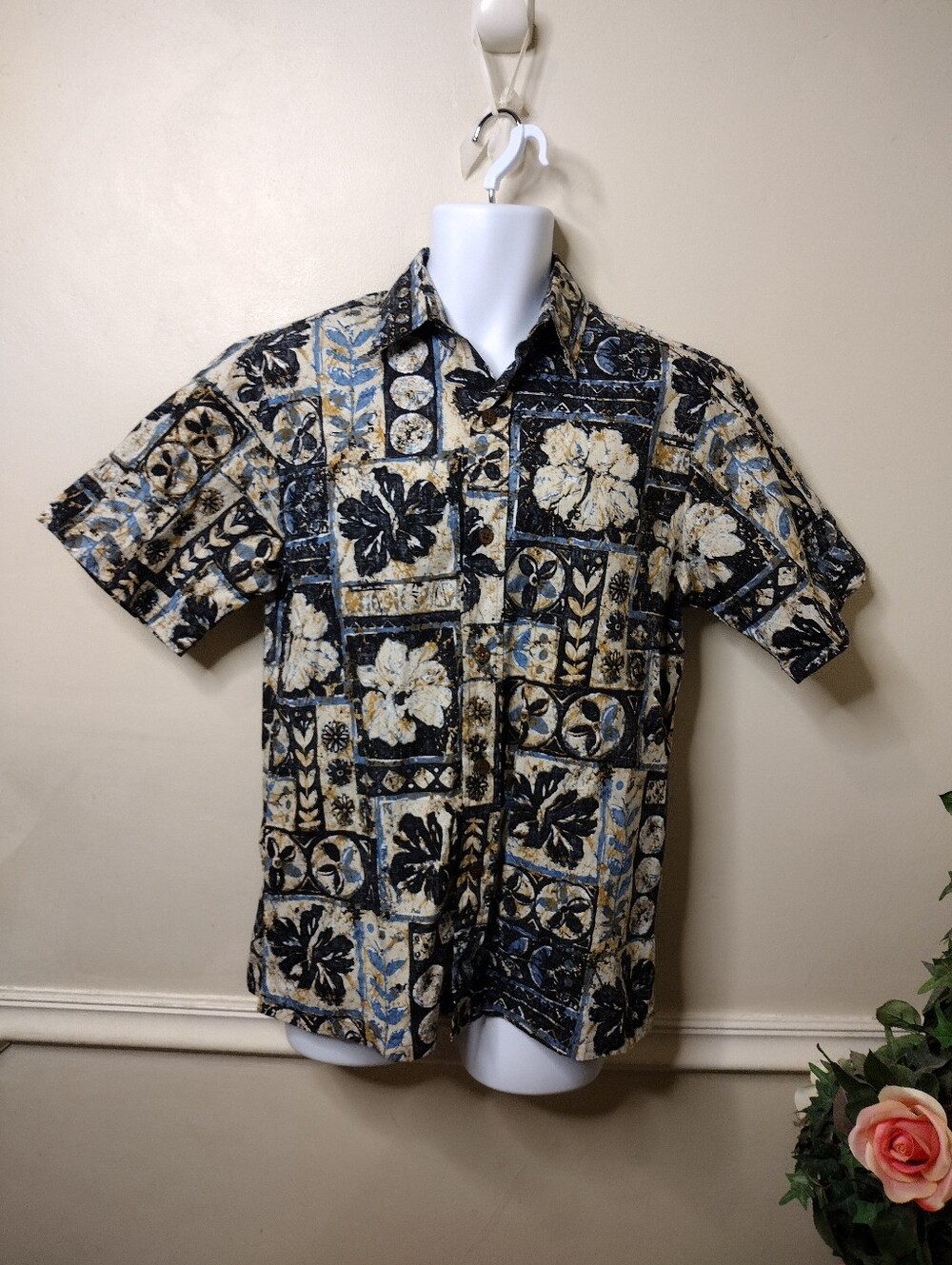 Vintage Bishop St. Apparel Blue, Taupe & White Batik Style Hawaiian Shirt - Picture 5 of 5